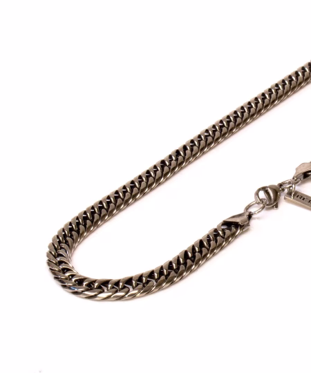 Halskette aus Stahl