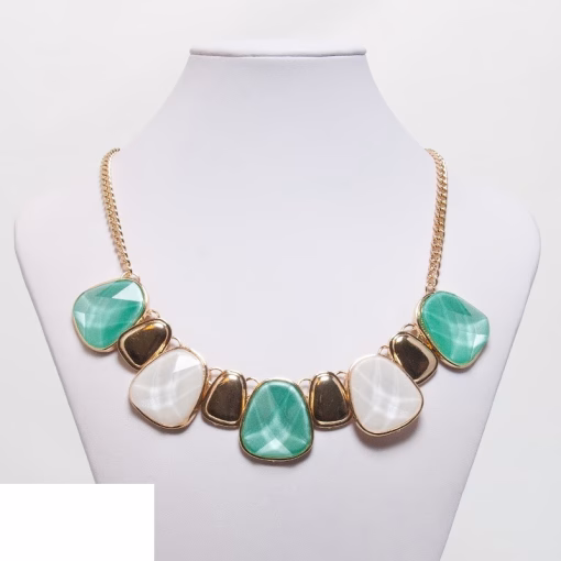 Auffälliger Glamour-Schmuck – Bild 2