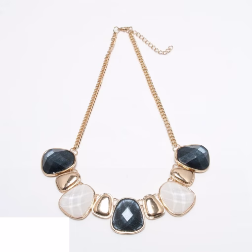 Auffälliger Glamour-Schmuck
