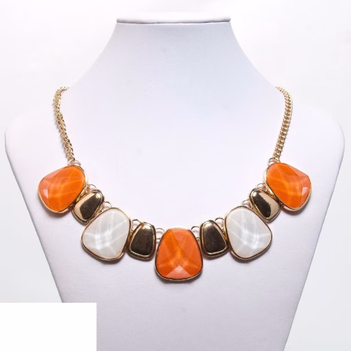 Auffälliger Glamour-Schmuck – Bild 3